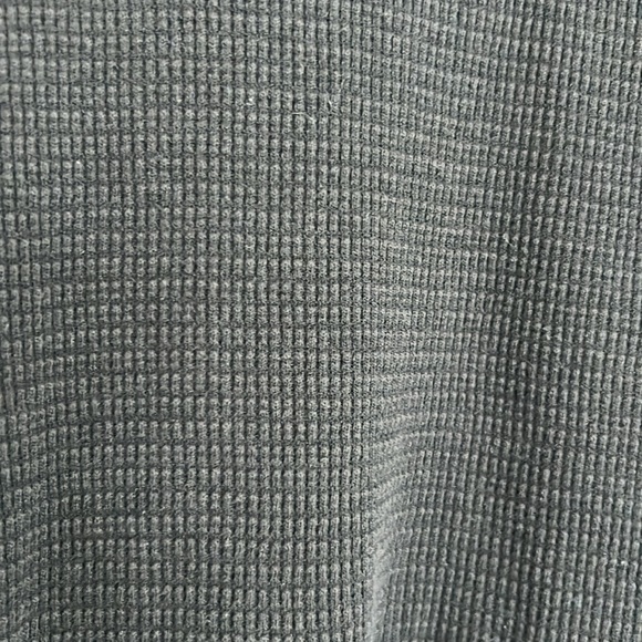 H&M Long Sleeve T-Shirt - Picture 2 of 3